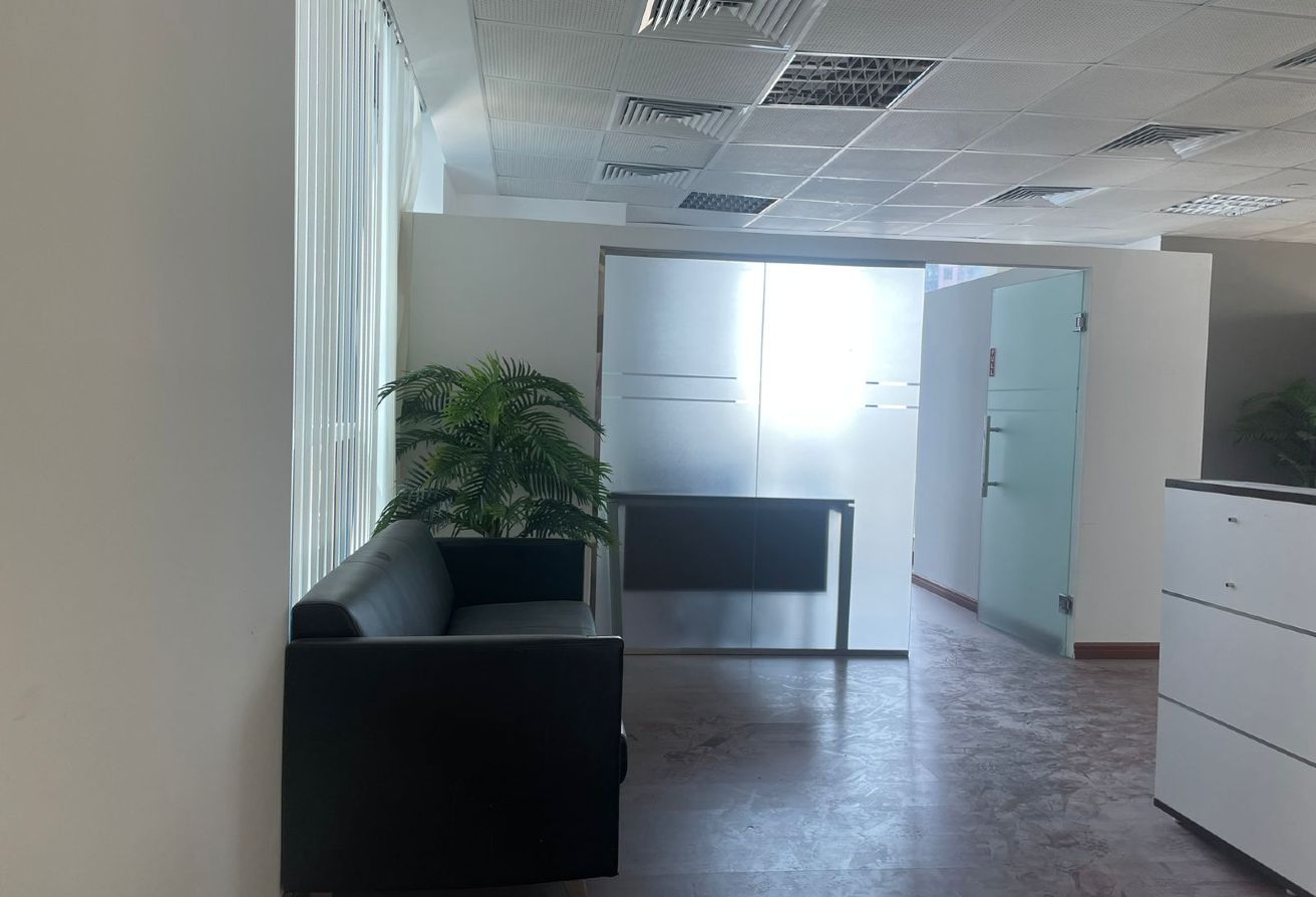 Studio office space in Jumeirah Bay X2, Jumeirah Lake Towers: 12