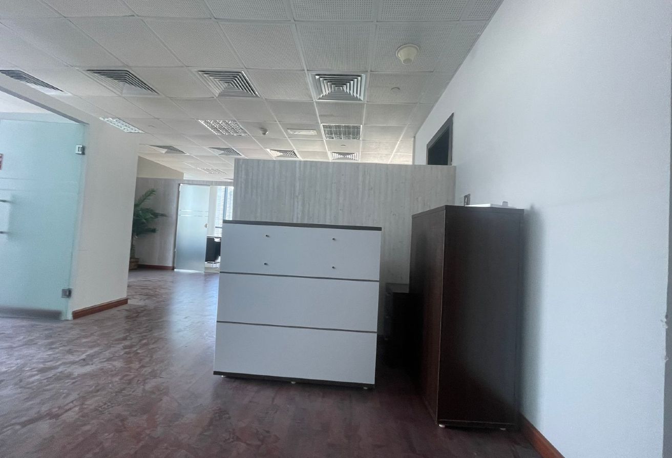 Studio office space in Jumeirah Bay X2, Jumeirah Lake Towers: 8
