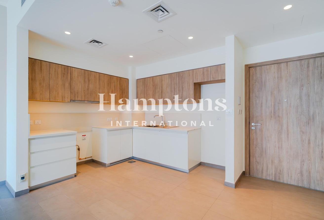 Vacant | Community View | Prime Location photo 5
