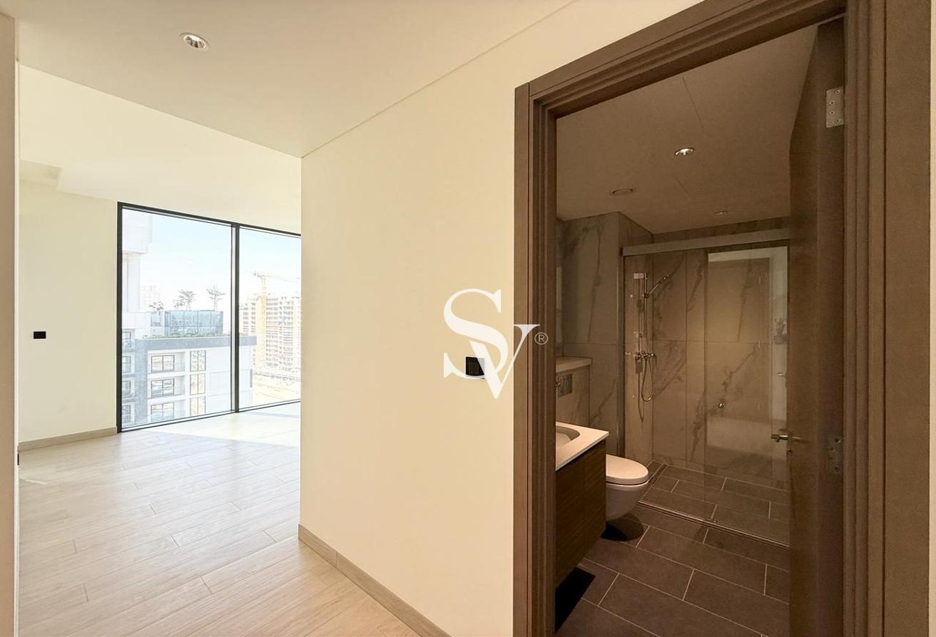 Spacious 2-Bedroom + Maid’s Room | Prime Location photo 16