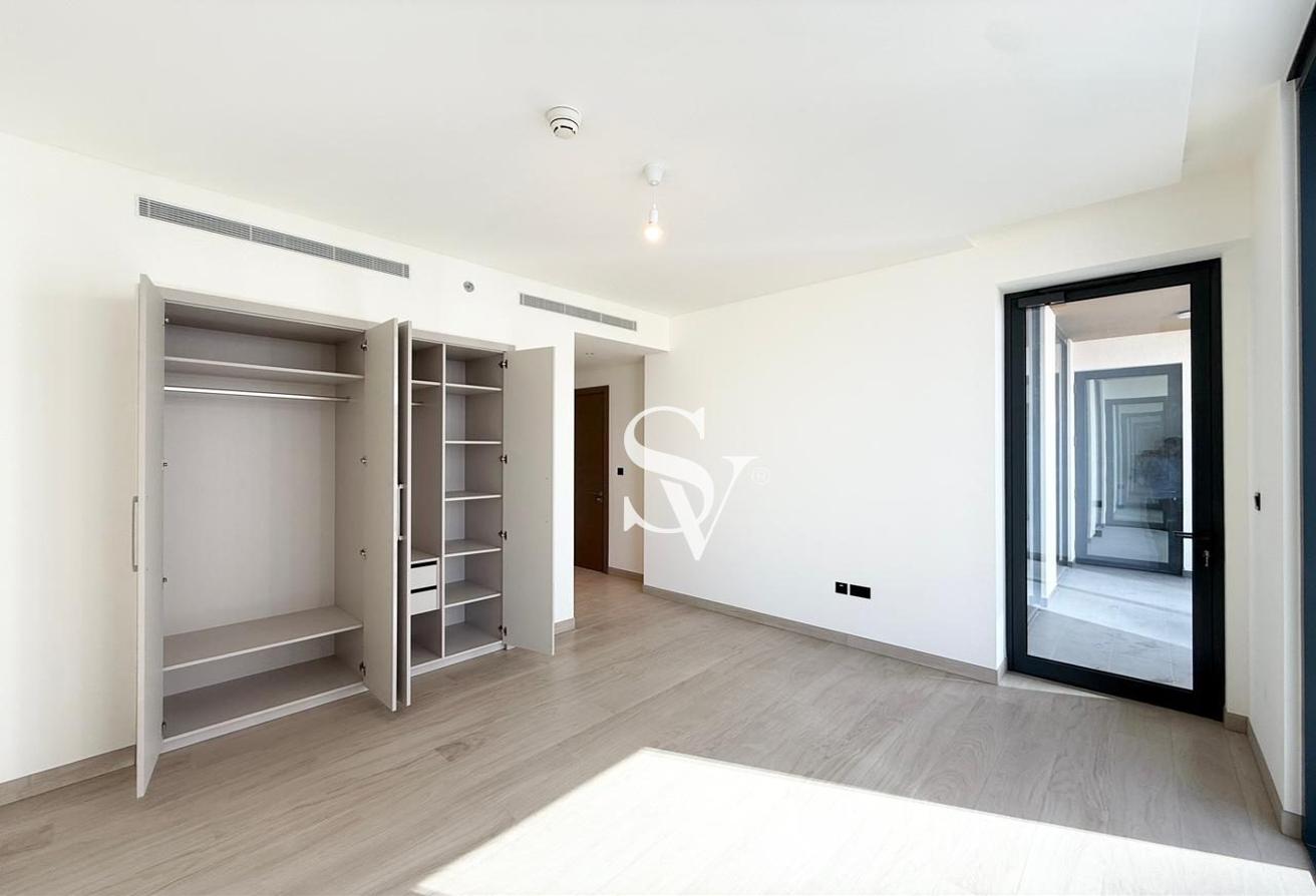 Spacious 2-Bedroom + Maid’s Room | Prime Location photo 12