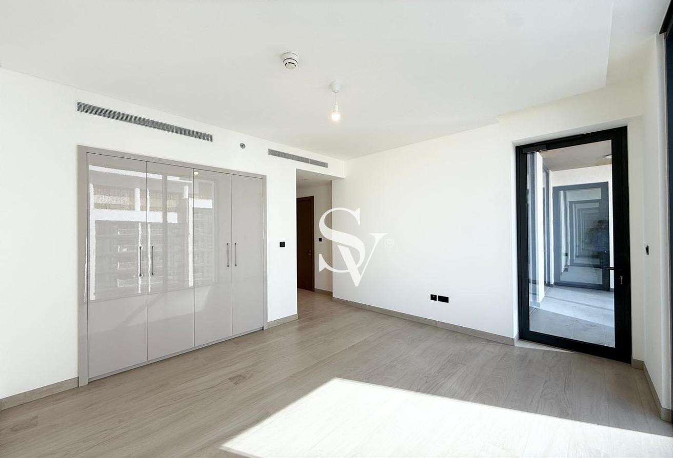 Spacious 2-Bedroom + Maid’s Room | Prime Location photo 11
