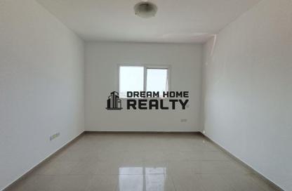 Apartment - Studio - 1 Bathroom for rent in Al Khan - Sharjah