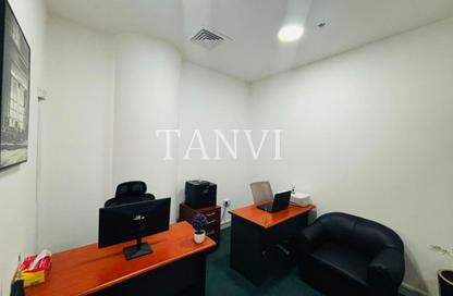 Office Space - Studio - 1 Bathroom for rent in Al Fajer Complex - Oud Metha - Bur Dubai - Dubai