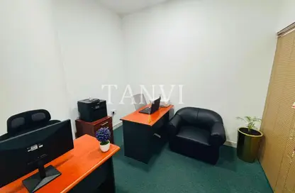 Office Space - Studio - 1 Bathroom for rent in Al Fajer Complex - Oud Metha - Bur Dubai - Dubai