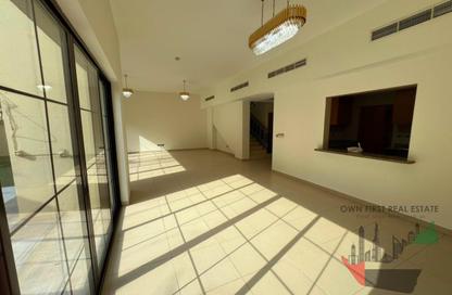 Villa - 4 Bedrooms - 6 Bathrooms for rent in Nad Al Sheba 3 - Nad Al Sheba - Dubai Villa - 4 Bedrooms - 6 Bathrooms for rent in Nad Al Sheba 3 - Nad Al Sheba - Dubai