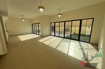 Villa - 4 Bedrooms - 6 Bathrooms for rent in Nad Al Sheba 3 - Nad Al Sheba - Dubai Villa - 4 Bedrooms - 6 Bathrooms for rent in Nad Al Sheba 3 - Nad Al Sheba - Dubai