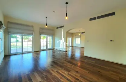 فيلا - 2 غرف نوم - 4 حمامات للايجار في المقاطعة 16C - قرية جميرا الدائرية - دبي