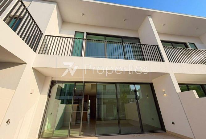 BRAND NEW | NEAR AMENITIES | KITCHEN APPLIANCES photo 2