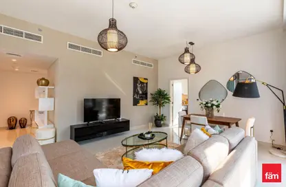 Apartment - 1 Bedroom - 2 Bathrooms for sale in Boulevard Crescent Tower 2 - BLVD Crescent - Downtown Dubai - Dubai