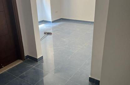 Apartment - 3 Bedrooms - 3 Bathrooms for rent in Al Qulaya'ah - Al Sharq - Sharjah