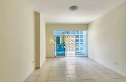 Apartment - 1 Bathroom for rent in Royal Residence 2 - Royal Residence - Dubai Sports City - Dubai