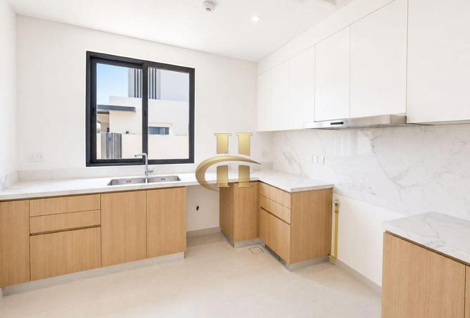 114611107 - Property Image 3