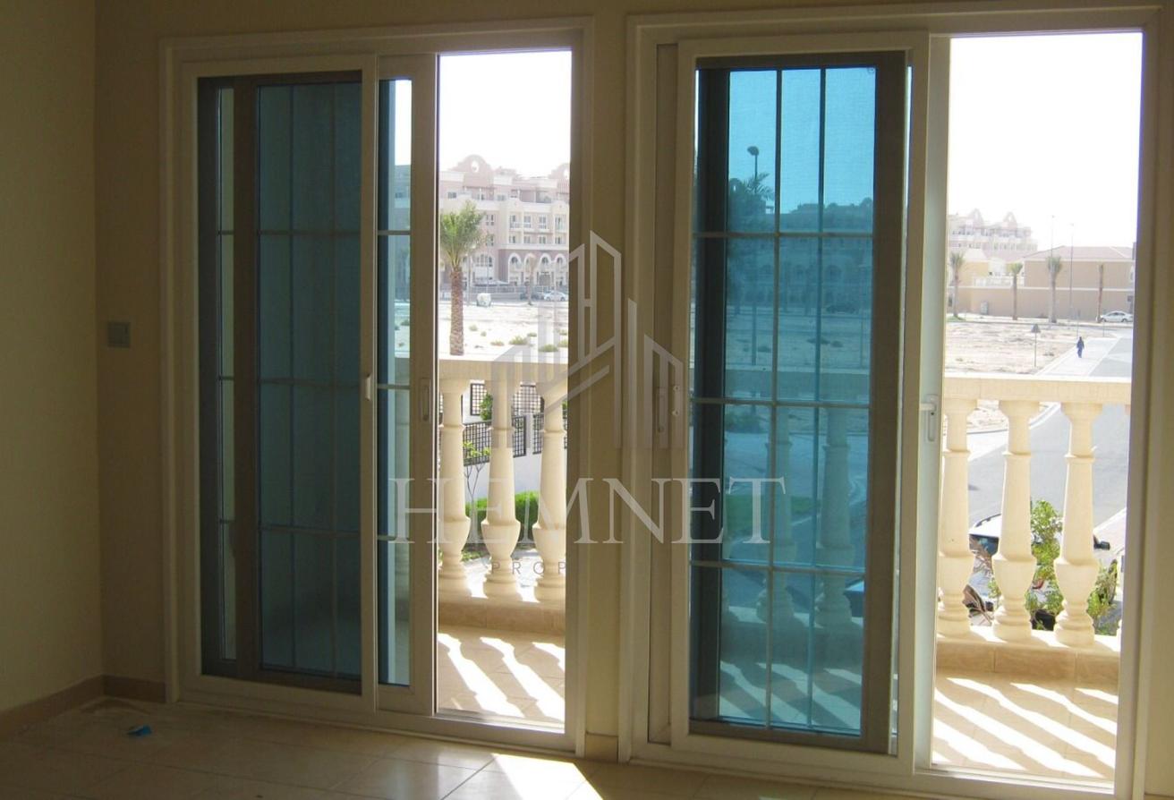 Corner Villa 3BR + Maid | Spacious Layout | Vacant photo 11