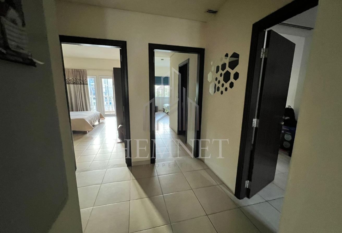 Corner Villa 3BR + Maid | Spacious Layout | Vacant photo 5