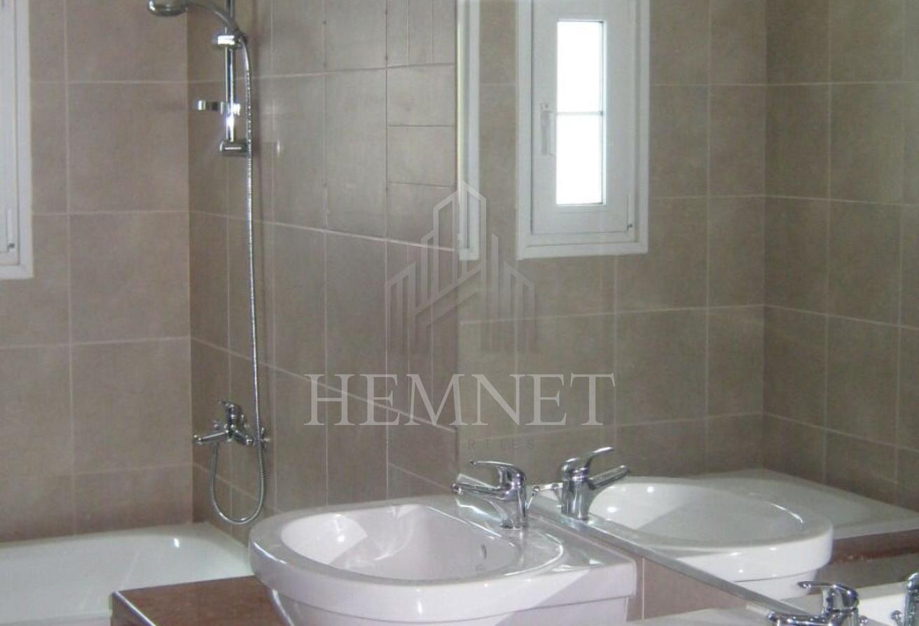 Corner Villa 3BR + Maid | Spacious Layout | Vacant photo 14