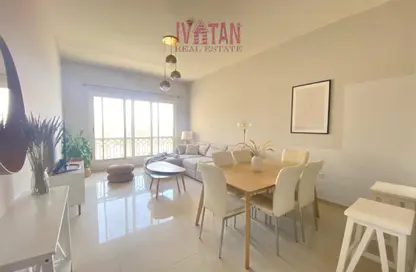 شقة - غرفة نوم - 2 حمامات للايجار في كهرمان - باب البحر - جزيرة المرجان - رأس الخيمة