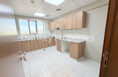 Apartment - 2 Bedrooms - 3 Bathrooms for rent in Titanium Tower - Al Karama - Dubai Apartment - 2 Bedrooms - 3 Bathrooms for rent in Titanium Tower - Al Karama - Dubai