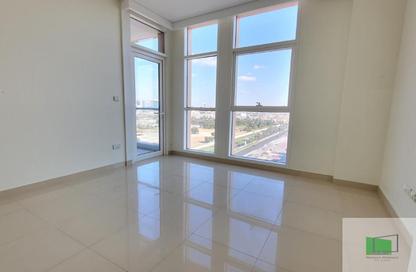 شقة - 3 غرف نوم - 4 حمامات للايجار في يونايتد سكوير - الخالدية - أبوظبي