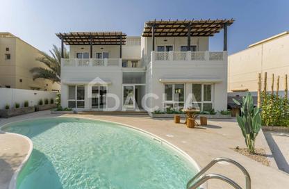 Villa - 5 Bedrooms - 5 Bathrooms for rent in Meadows 9 - Meadows - Dubai