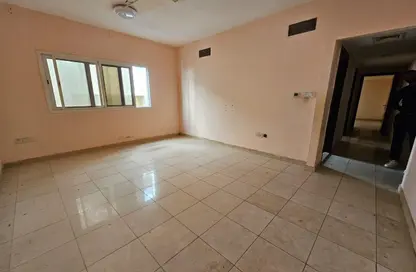 شقة - 2 غرف نوم - 2 حمامات للايجار في المحطة - القاسمية - الشارقة