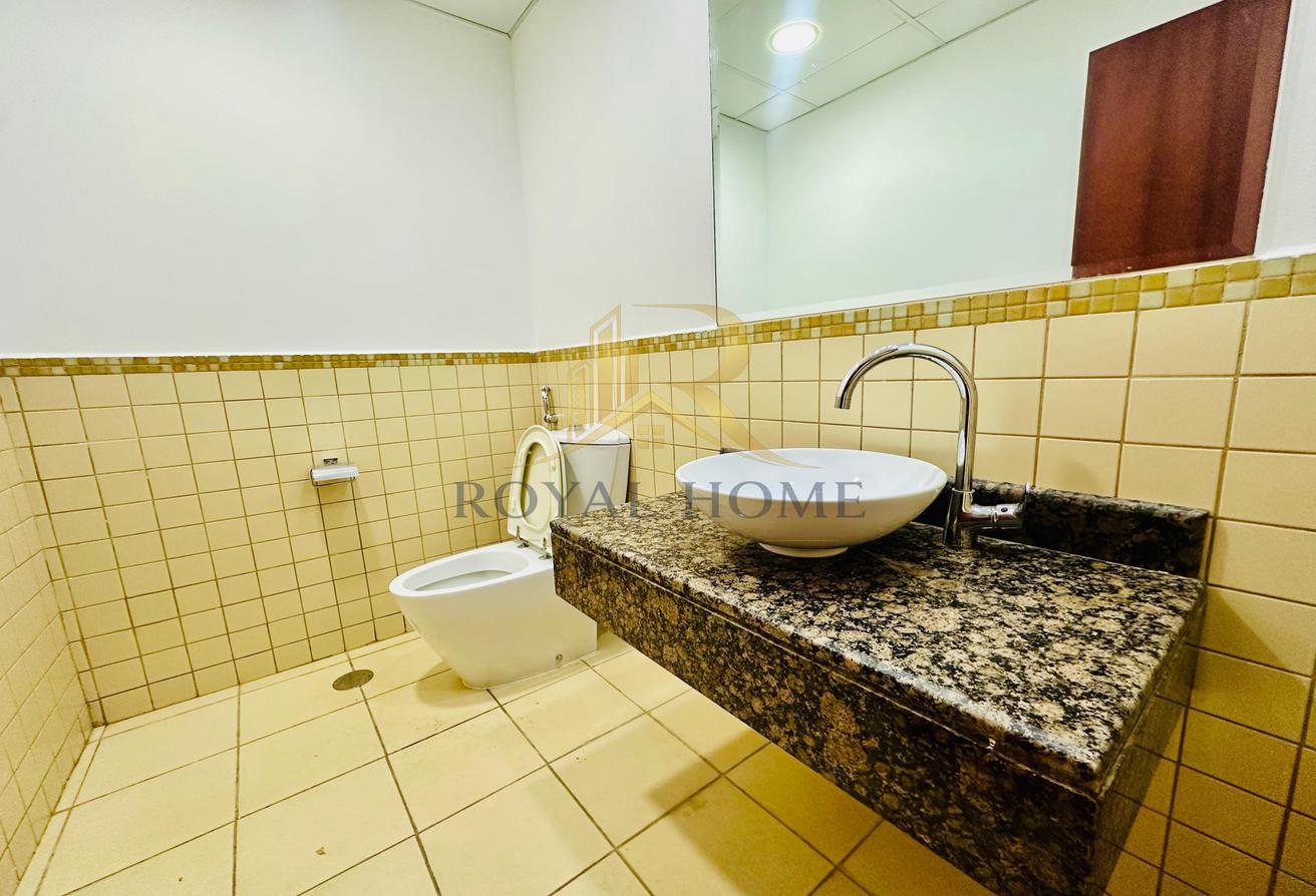 Spacious Apartment | Beach Access | Unfurnished photo 7