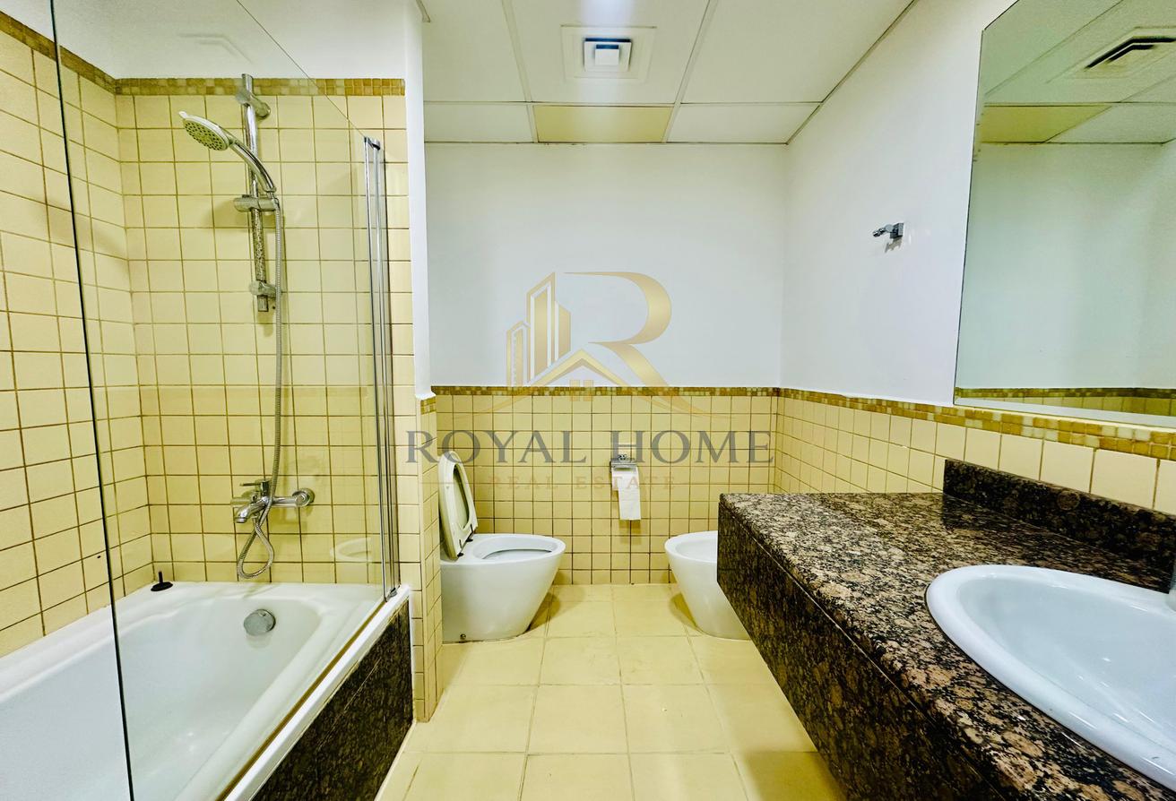 Spacious Apartment | Beach Access | Unfurnished photo 6