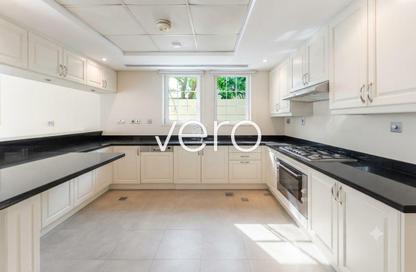 Villa - 4 Bedrooms - 5 Bathrooms for rent in District 3 - Jumeirah Park - Dubai