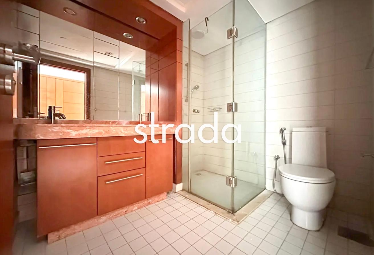 Spacious | Downtown Views | Mid floor photo 15