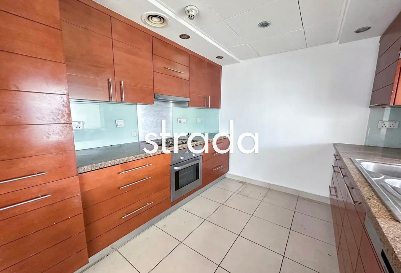 Spacious | Downtown Views | Mid floor photo 8