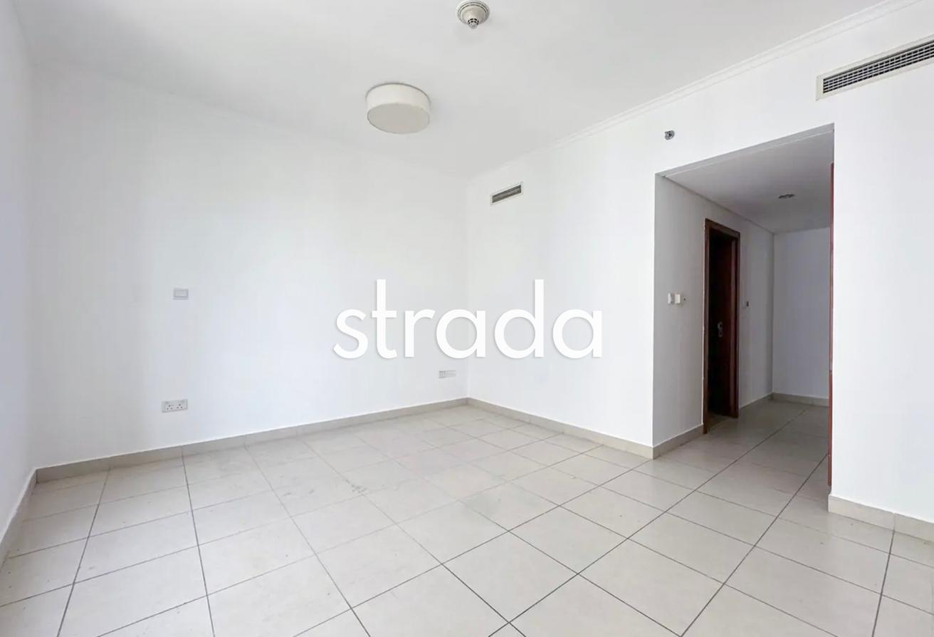 Spacious | Downtown Views | Mid floor photo 12