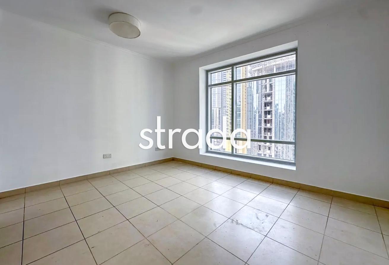 Spacious | Downtown Views | Mid floor photo 13
