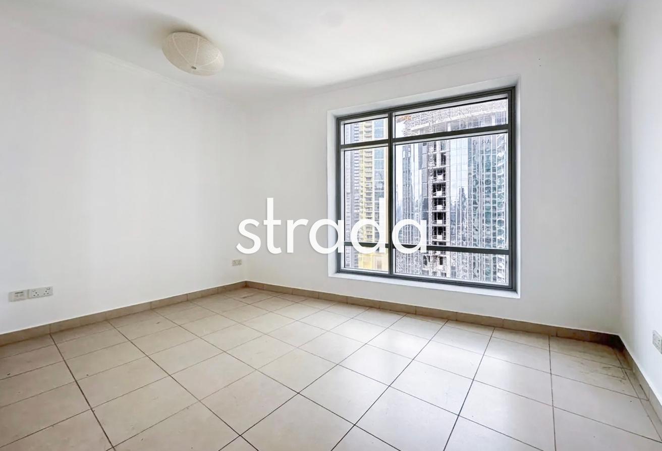 Spacious | Downtown Views | Mid floor photo 9