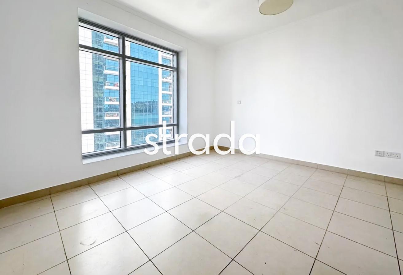 Spacious | Downtown Views | Mid floor photo 11