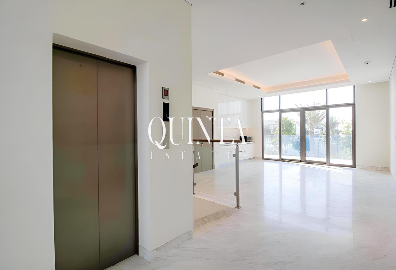 Luxury Villa | Spacious | Ready to Move photo 4