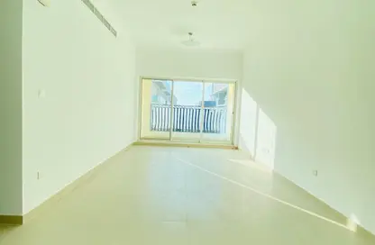 شقة - 2 غرف نوم - 3 حمامات للايجار في مبنى عبدالقادر قاسم عبدالله القاسم 2 - الورقاء 1 - الورقاء - دبي