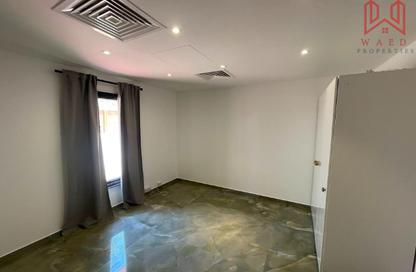 Villa - 4 Bedrooms - 4 Bathrooms for rent in Jumeirah 1 Villas - Jumeirah 1 - Jumeirah - Dubai