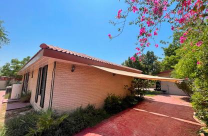 Villa - 4 Bedrooms - 4 Bathrooms for rent in Jumeirah 1 Villas - Jumeirah 1 - Jumeirah - Dubai