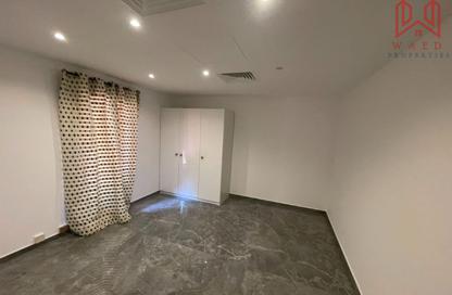 Villa - 4 Bedrooms - 4 Bathrooms for rent in Jumeirah 1 Villas - Jumeirah 1 - Jumeirah - Dubai