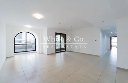 شقة - 3 غرف نوم - 4 حمامات للايجار في مرجان 5 - مرجان - جميرا بيتش ريزيدنس - دبي