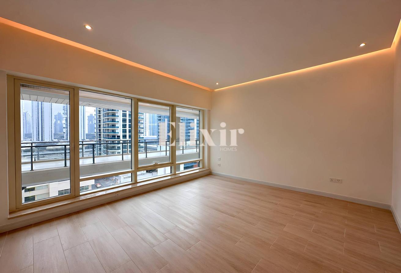 Vacant | Fully renovated | Marina View photo 2