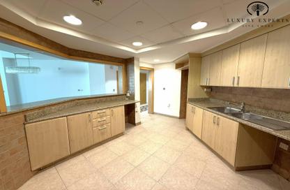 Apartment - 3 - 3 for rent in Al Tamr - Shoreline Apartments - Palm Jumeirah - Dubai