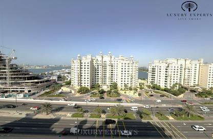 Apartment - 3 - 3 for rent in Al Tamr - Shoreline Apartments - Palm Jumeirah - Dubai