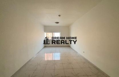 Apartment - 3 Bedrooms - 3 Bathrooms for rent in Yasmeen Tower - Al Majaz 2 - Al Majaz - Sharjah