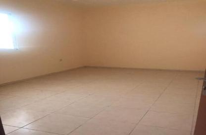 Apartment - 3 Bedrooms - 3 Bathrooms for rent in Al Rumailah 2 - Al Rumaila - Ajman