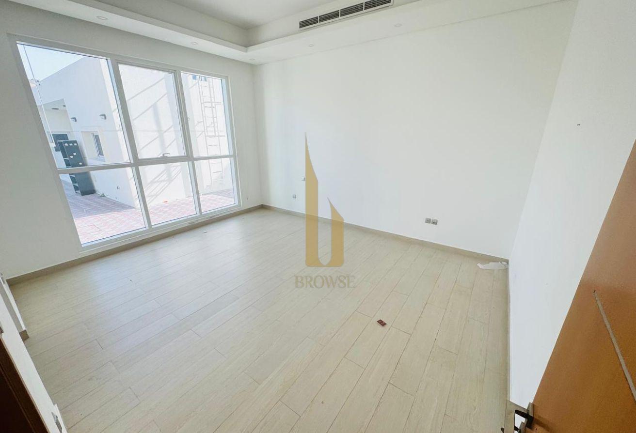 Independent Villa l Majilis + 5BR + Service Block photo 10