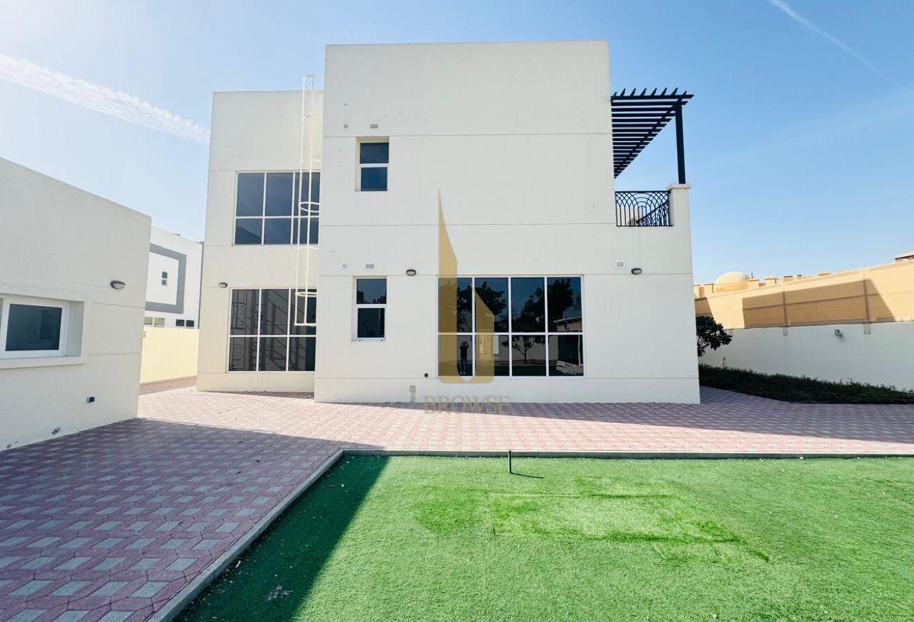 Independent Villa l Majilis + 5BR + Service Block photo 4