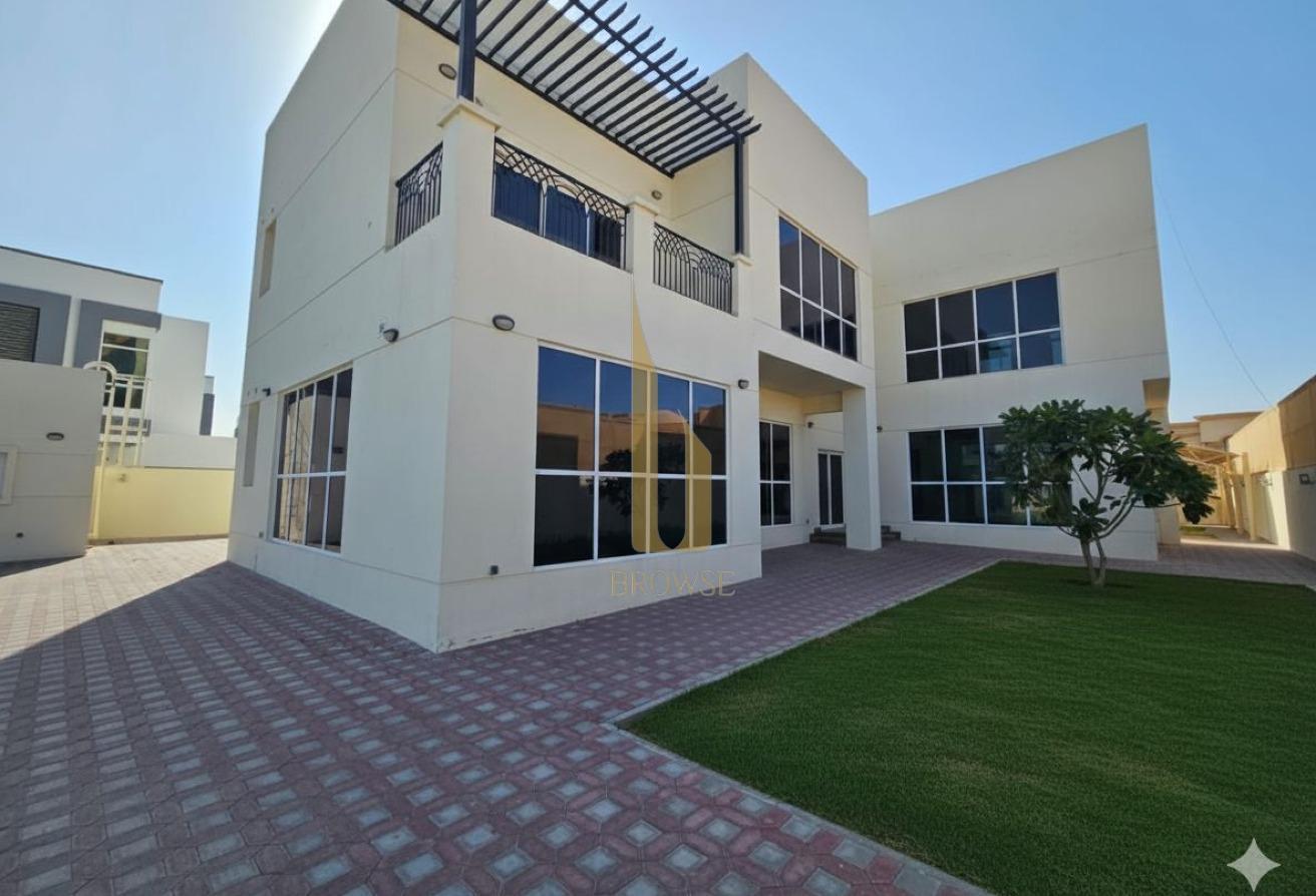 Independent Villa l Majilis + 5BR + Service Block photo 5