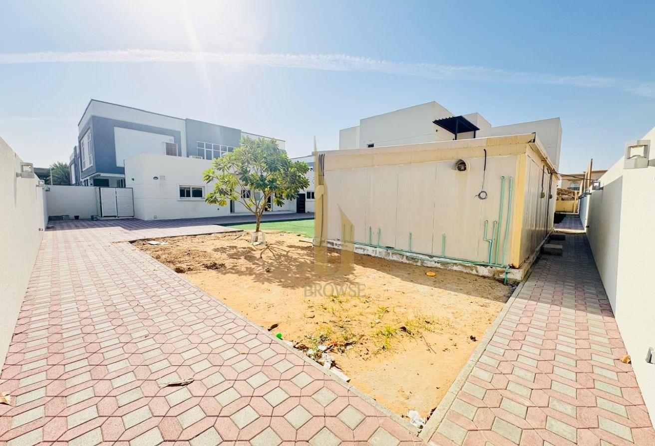 Independent Villa l Majilis + 5BR + Service Block photo 25