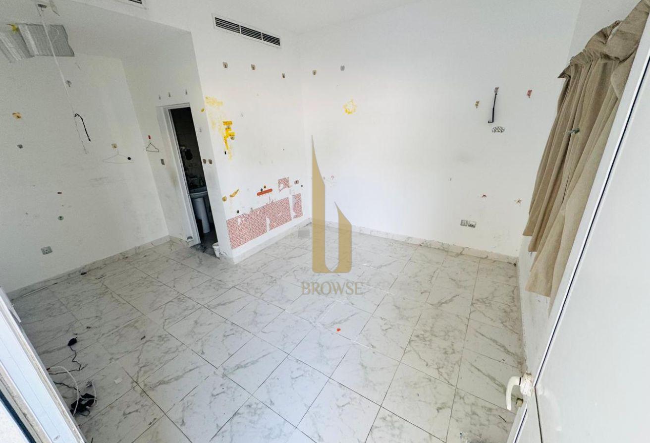 Independent Villa l Majilis + 5BR + Service Block photo 22